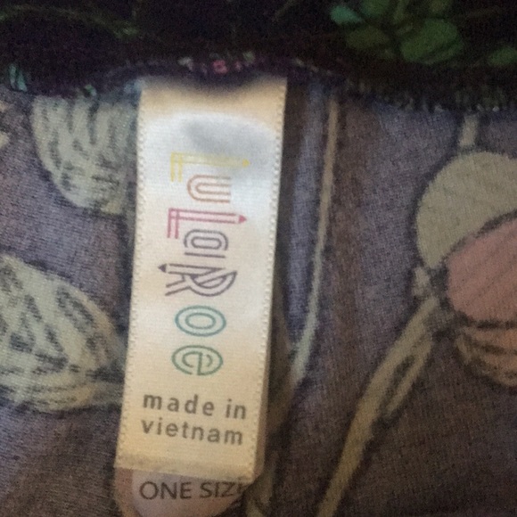 SOLD📌 LulaRoe Bundle of leggings one size - Picture 2 of 2